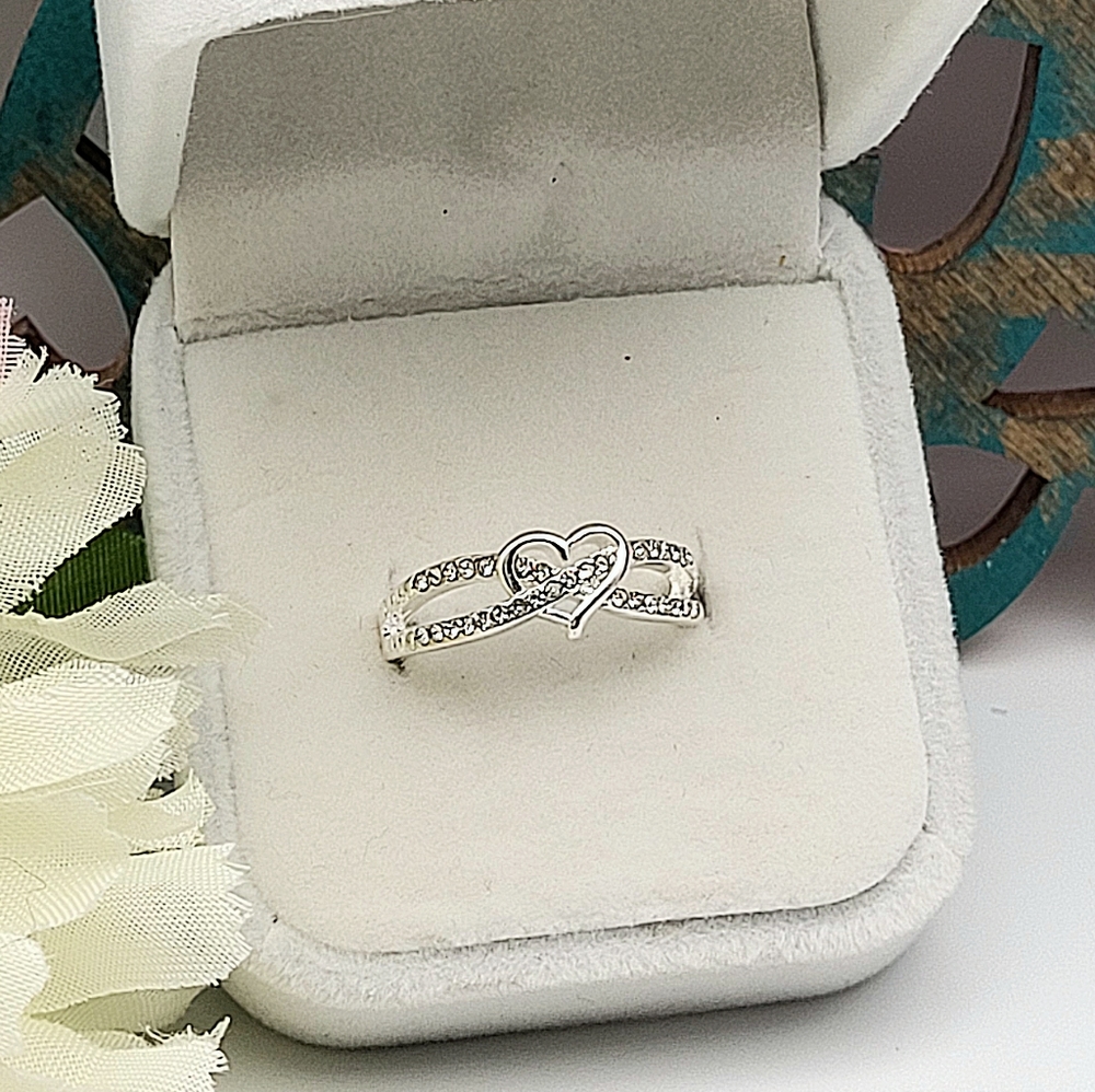 New! Infiniti Heart 925 Silver Plated Ring With Inlaid Micropave Accent Bands
